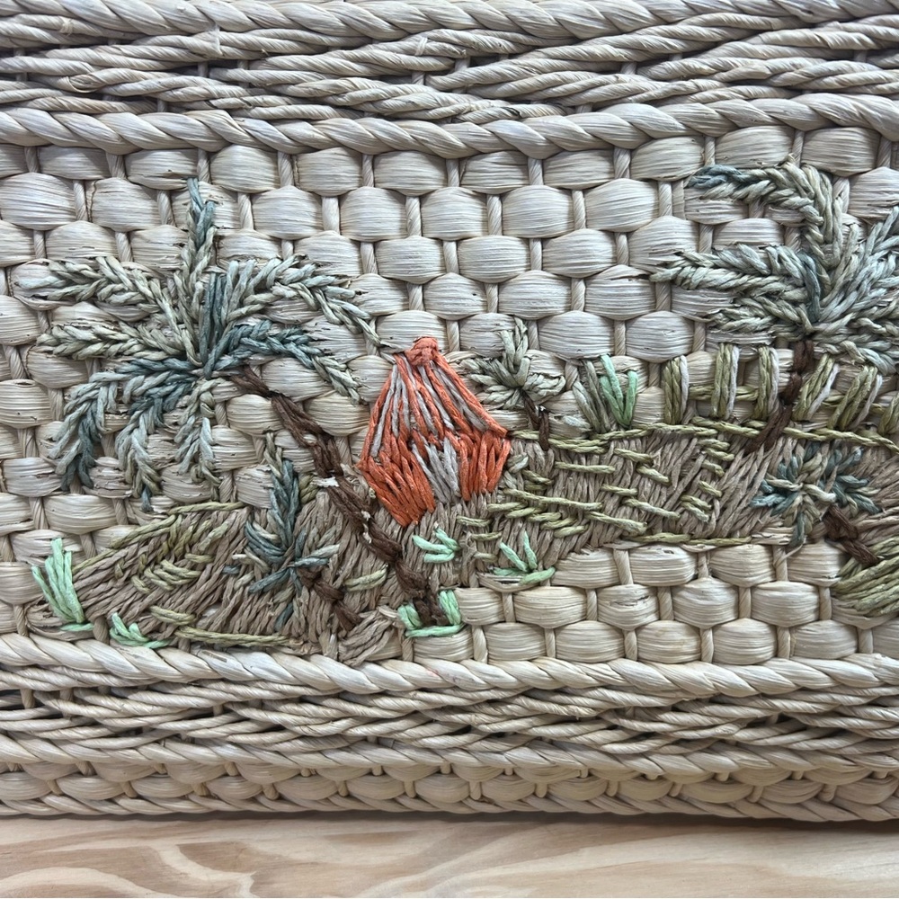 Fossil Straw Tote - Picture 5 of 10